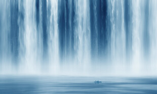 藍(lán)色瀑布山水畫