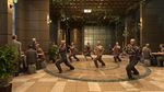 室内练太极下棋