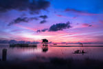夕阳湖面小船无框画