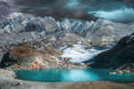 雪山湖泊