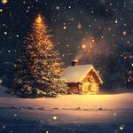 雪夜中的温馨小屋与圣诞树