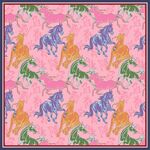 粉色底多彩马图案丝巾
