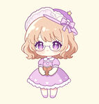 紫色衣服小女孩