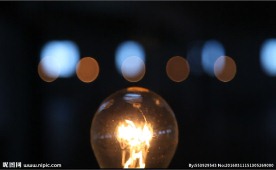 电灯泡随节奏闪亮实拍视频素材