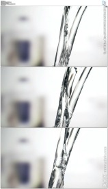 倒水清澈干净的水流