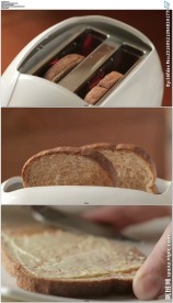 面包机烤面包摸奶油