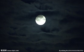 多云天气中的月亮2