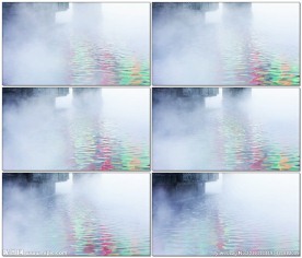 氤氲中的水倒影