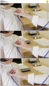 医生给孩子听心跳