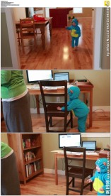 母亲一边照顾孩子一边上班