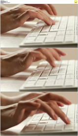 女人的手敲键盘