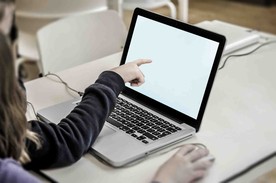 电脑显示器智能样机图片