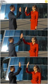 商人成功拍手庆祝