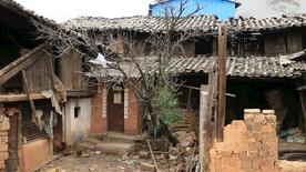 实拍农村破烂的房屋建筑