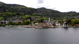 飞越阿尔卑斯山的山村