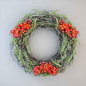 桉树叶和浆果编制的花环模型