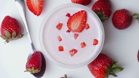 草莓奶昔美食甜点视频