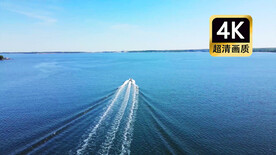 航拍游艇在大海上航行