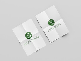 褶皱海报纸张样机图片