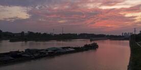 泗阳京杭大运河船闸火烧云