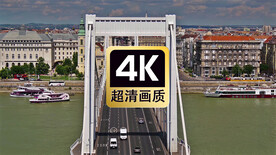 白色城市跨海大桥上的车流