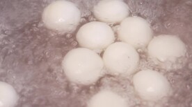 元宵节节日美食汤圆煮汤圆4K