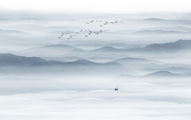 新中式水墨山水画