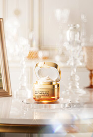 c4d场景面霜工程oc渲染