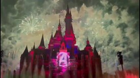 迪士尼城堡烟花实拍视频