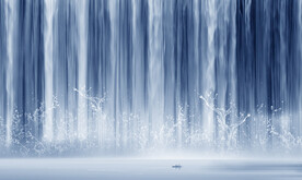 招财瀑布山水画