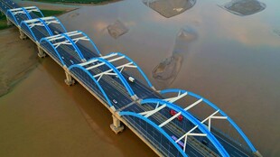 航拍黄河大桥车流