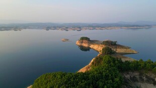 丹江口千湖畔风光 岛屿点缀美景