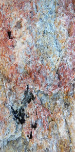 多彩纹理岩石特写