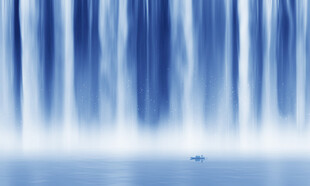 招财瀑布山水画