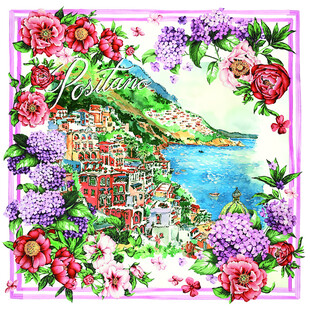 繁花环绕的美丽海滨小镇