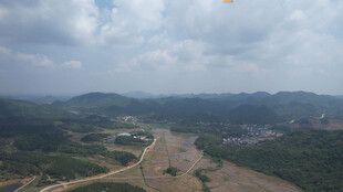 俯瞰乡村田野风光