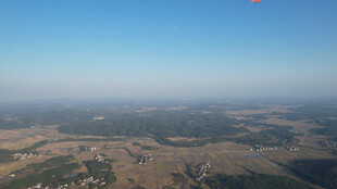 高空俯瞰广袤田野风光