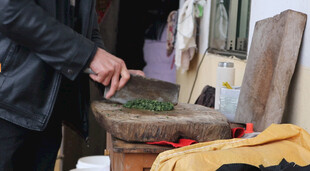 传统手艺现场制作豆腐