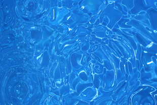 蓝色水波纹理背景图