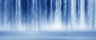 招财瀑布山水背景图