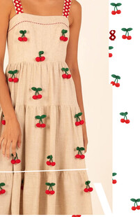 樱桃印花吊带米色连衣裙