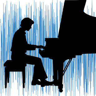 男子钢琴前弹奏剪影