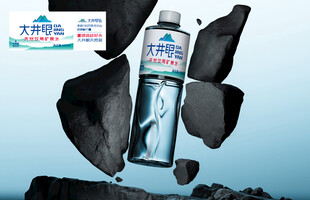 大井眼富锶高硅好水瓶标设计