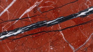 红色纹理上的黑色线条