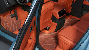 时尚橙色汽车内饰展示